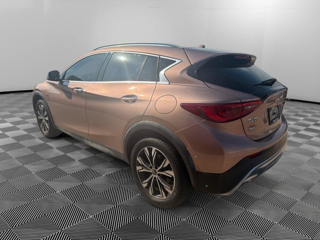 Used 2018 INFINITI QX30 Premium w/ Navigation Package AWD/4WD image 5