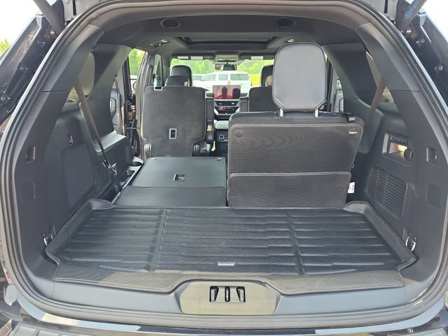 Used 2025 Ford Explorer ST AWD/4WD image 14