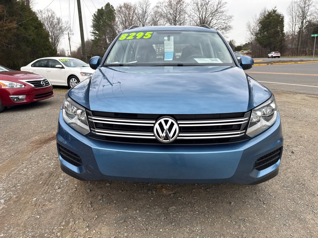 Used 2017 Volkswagen Tiguan Limited w/ Premium Package image 3