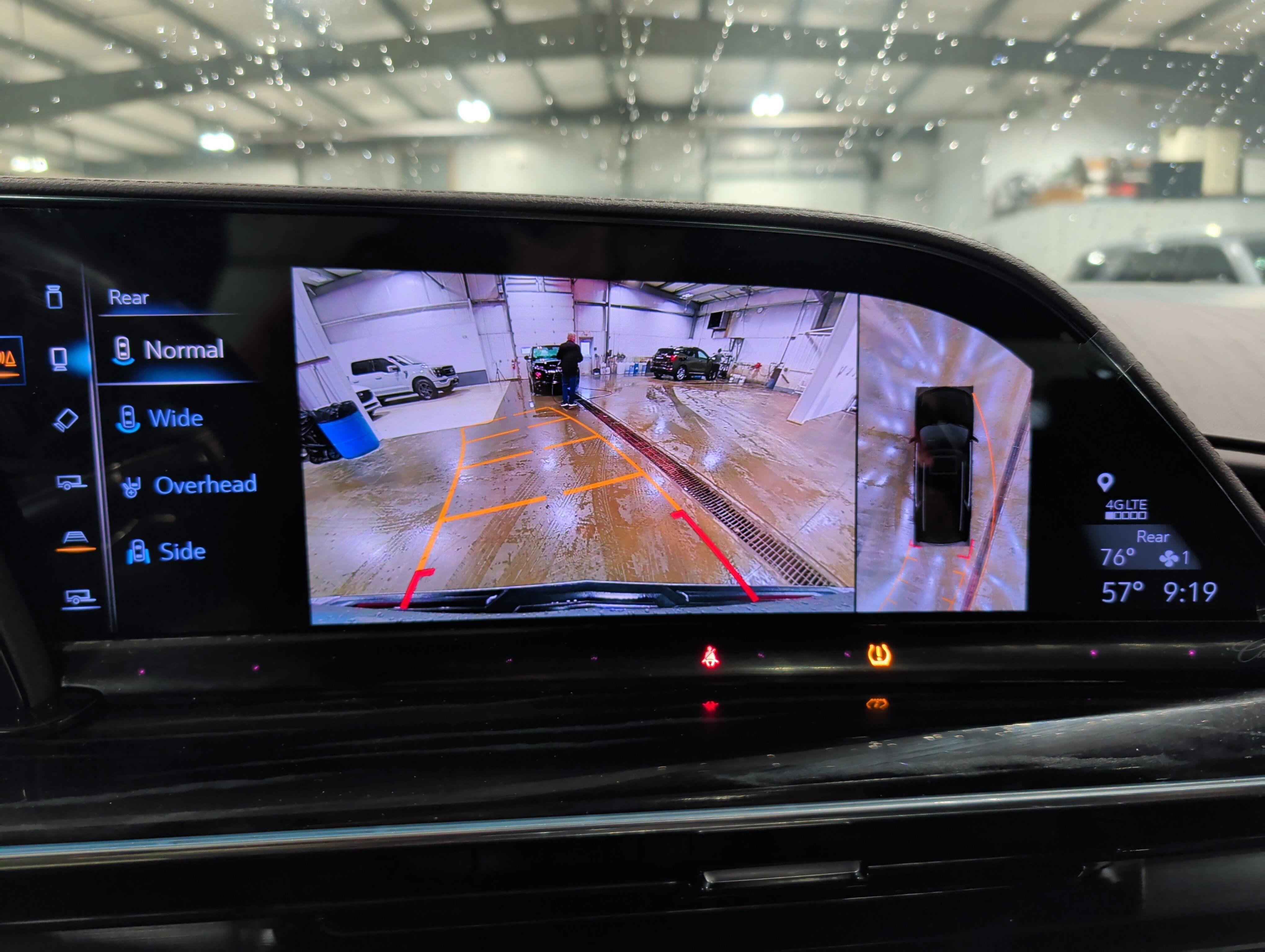 Used 2024 Cadillac Escalade V w/ LPO, ONYX Package image 18