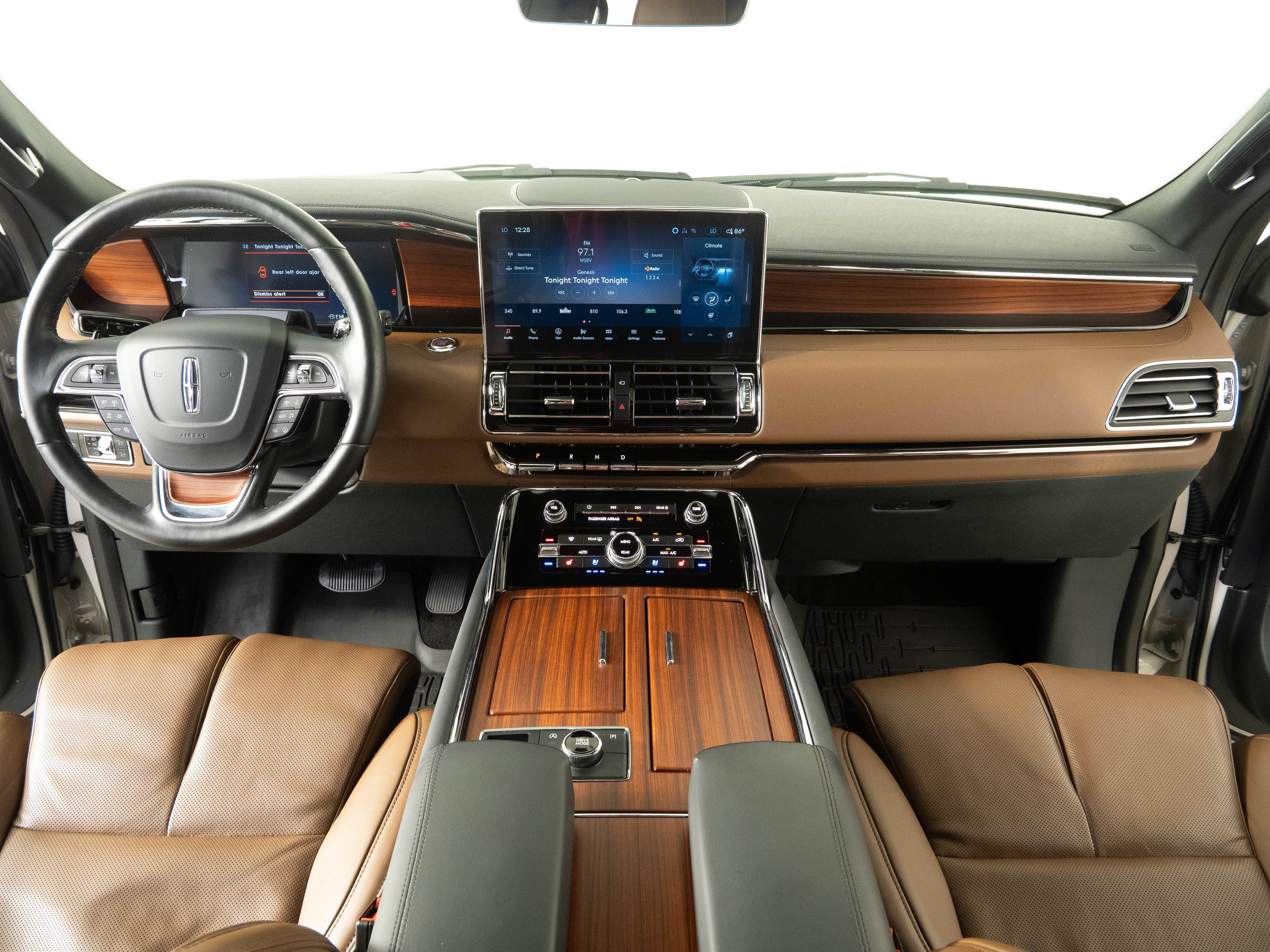 Used 2024 Lincoln Navigator Reserve AWD/4WD image 17