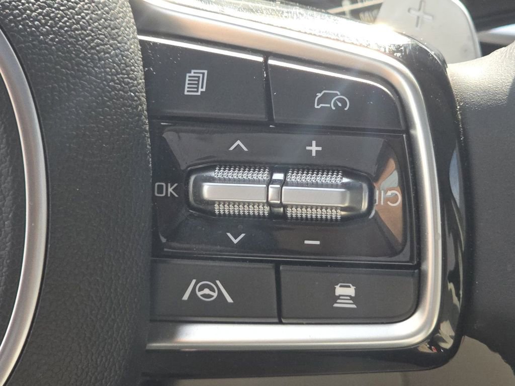 Used 2025 Kia Sorento EX w/ EX Panoramic Sunroof Package image 36