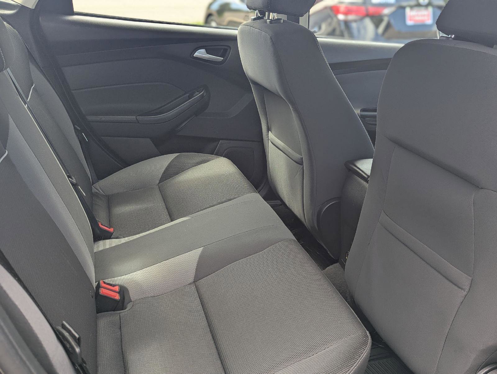 Used 2013 Ford Focus SE FWD image 22
