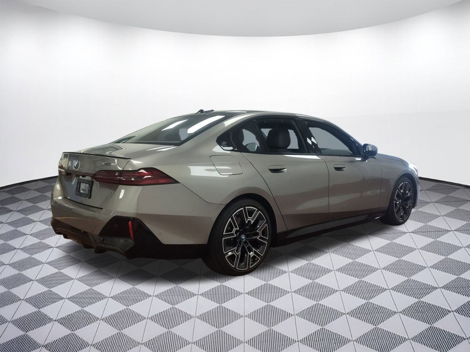 Used 2025 BMW i5 xDrive40 image 8