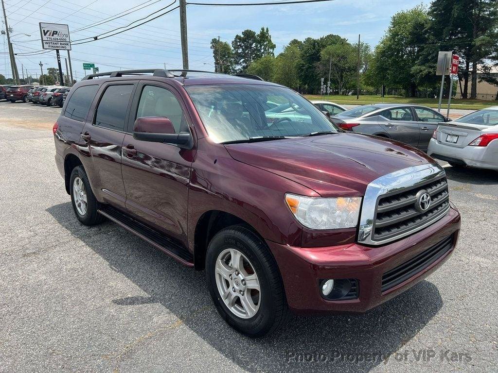 Used 2008 Toyota Sequoia SR5 w/ Moonroof & Roof Rack Pkg RWD image 3