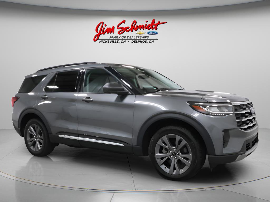 Used 2025 Ford Explorer Active w/ Active Comfort Package AWD/4WD image 2