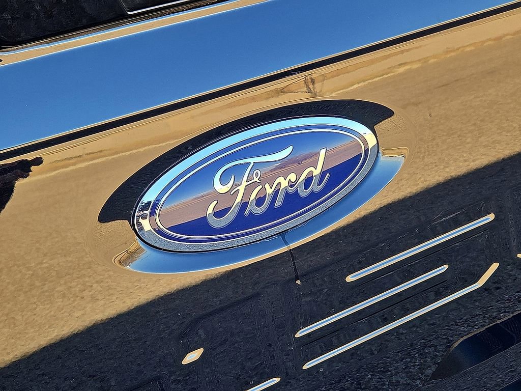 Used 2023 Ford F150 Lariat w/ Trailer Tow Package image 13