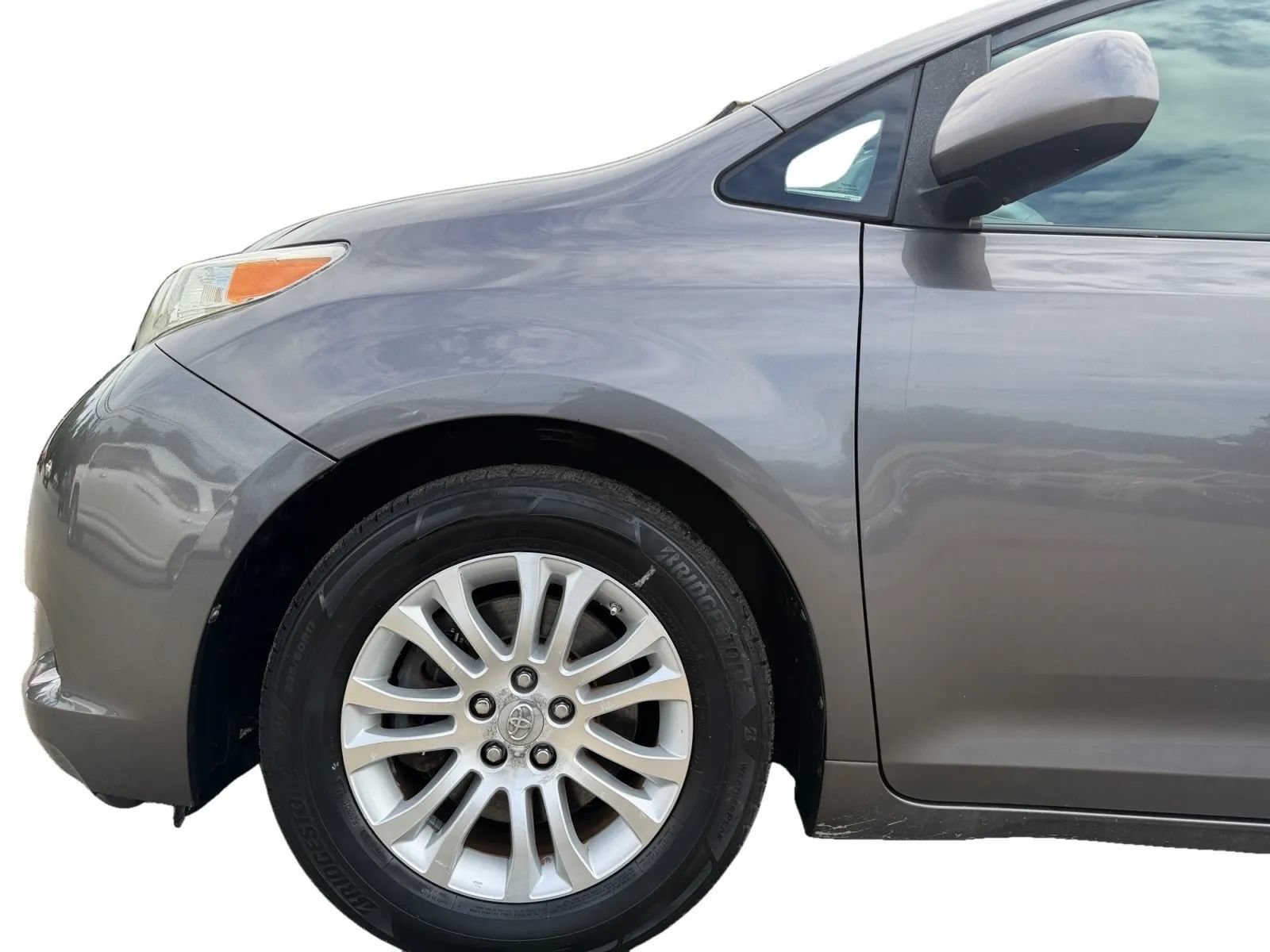 Used 2012 Toyota Sienna XLE w/ Entertainment Pkg FWD image 9