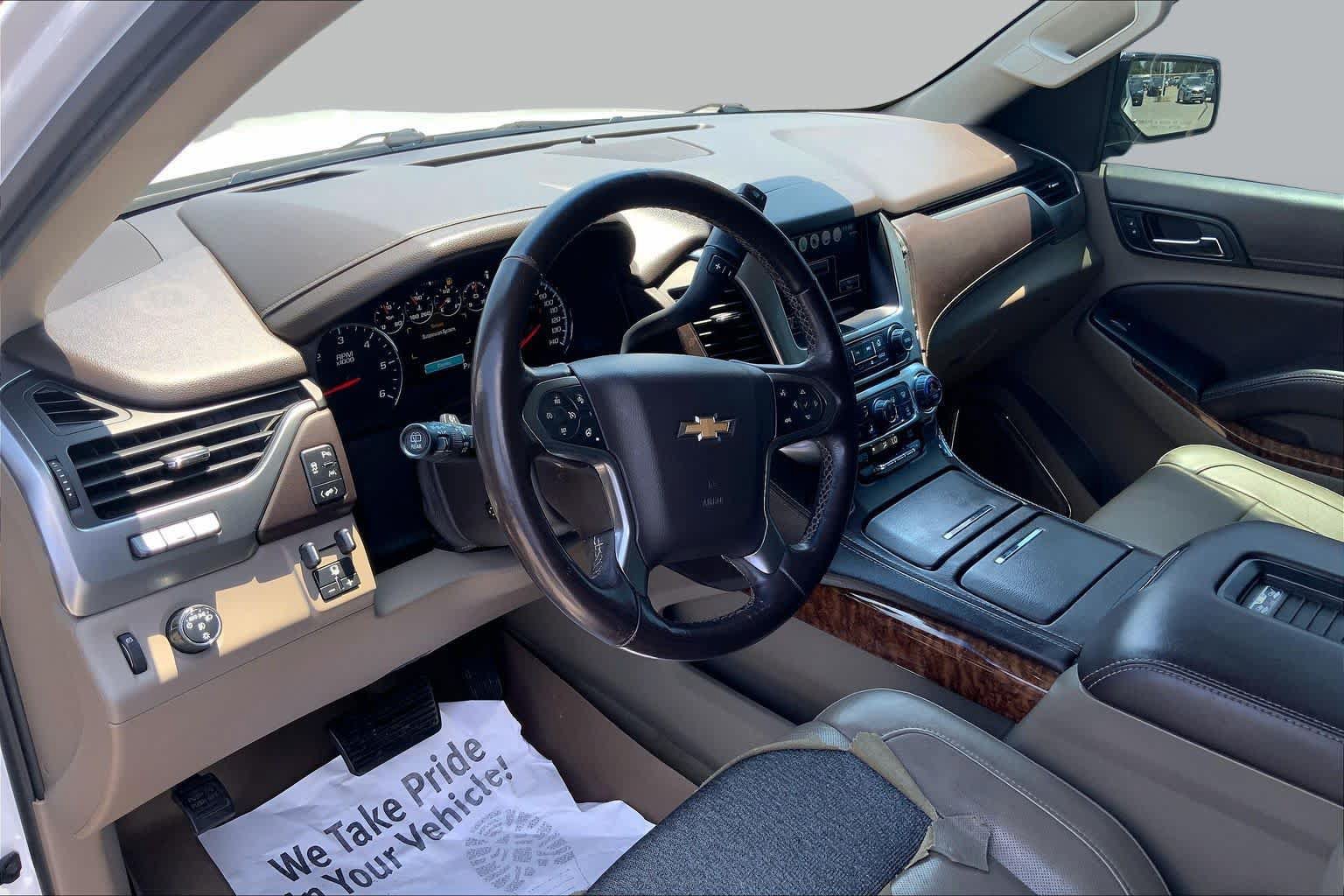 Used 2016 Chevrolet Suburban LTZ RWD image 17