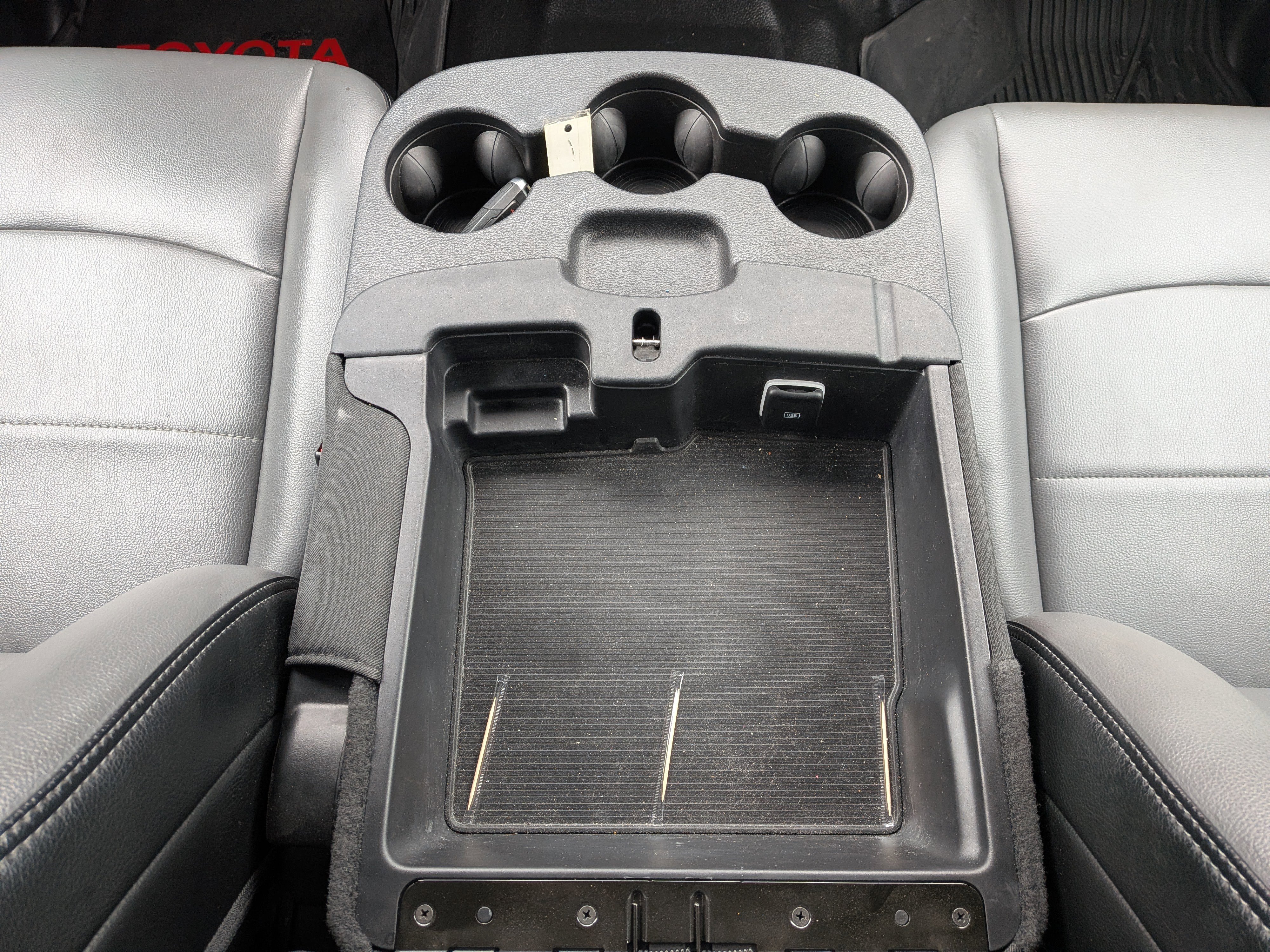 Used 2024 RAM 2500 Tradesman w/ Chrome Appearance Group image 28