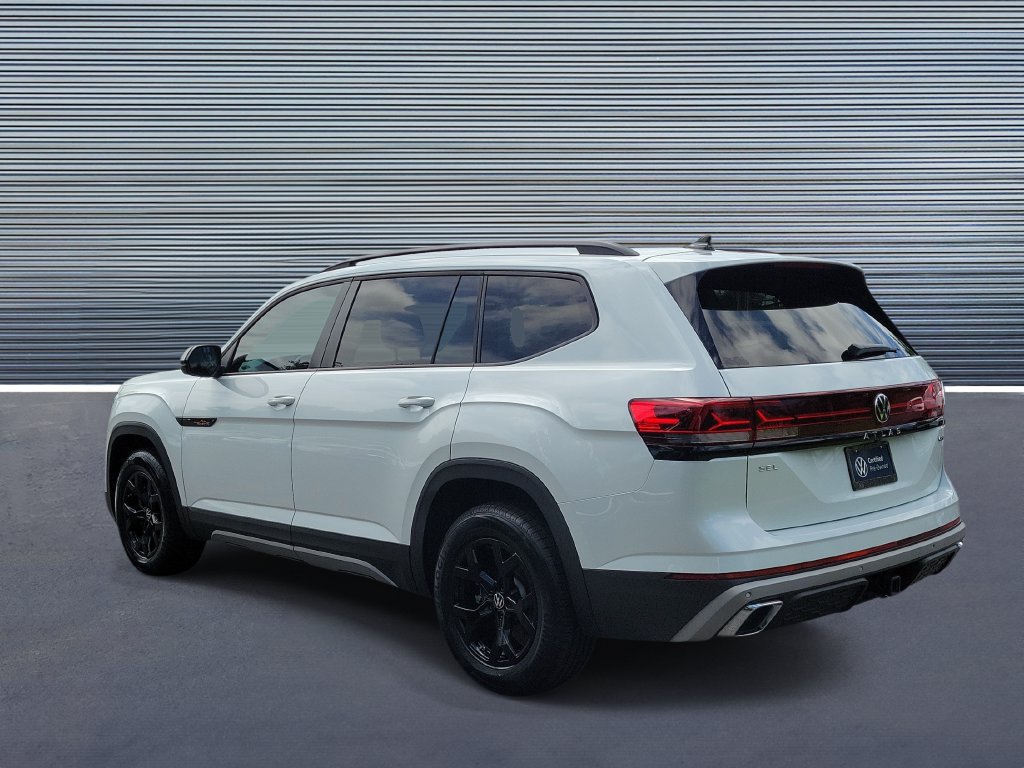 Certified 2024 Volkswagen Atlas Peak Edition SEL AWD/4WD image 4