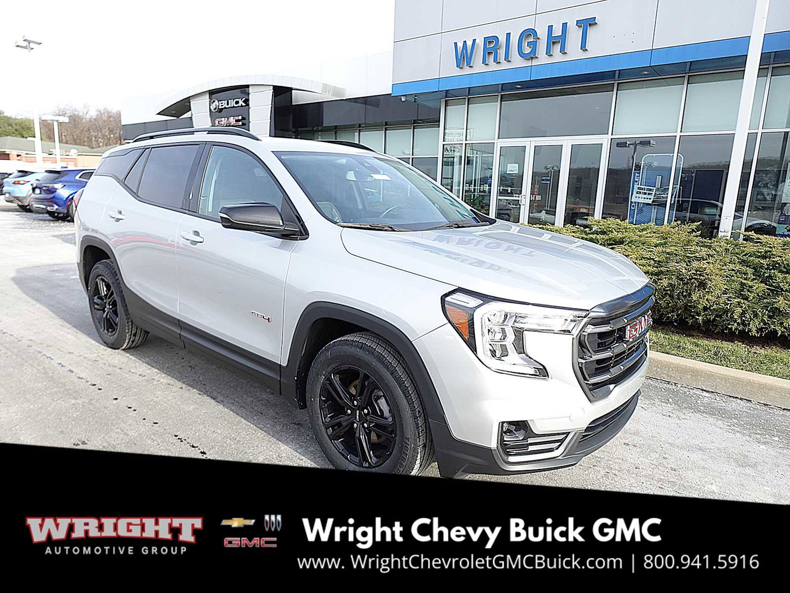 Used 2022 GMC Terrain AT4 image 1