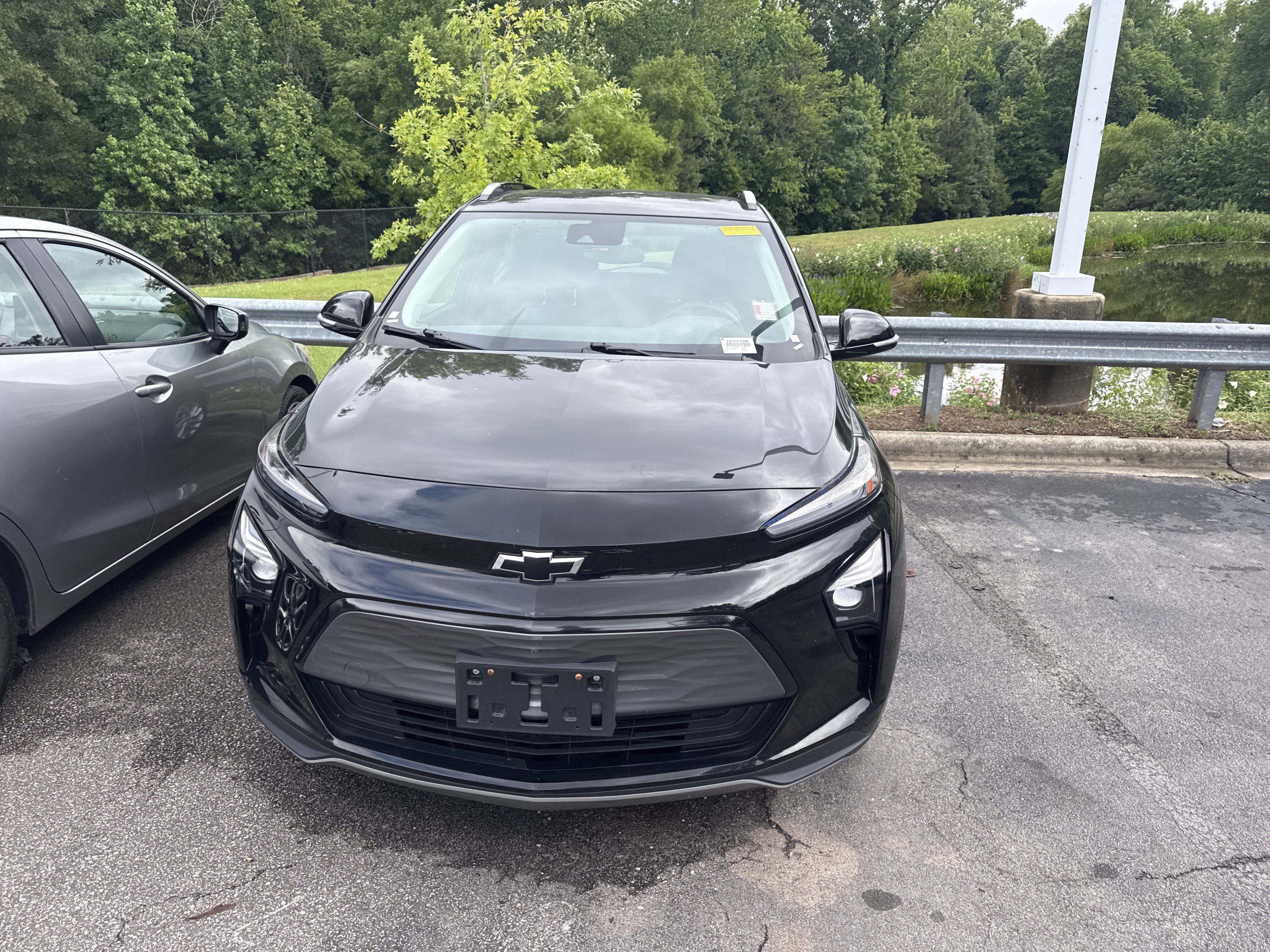 Used 2023 Chevrolet Bolt EUV LT w/ Driver Confidence Package FWD image 2