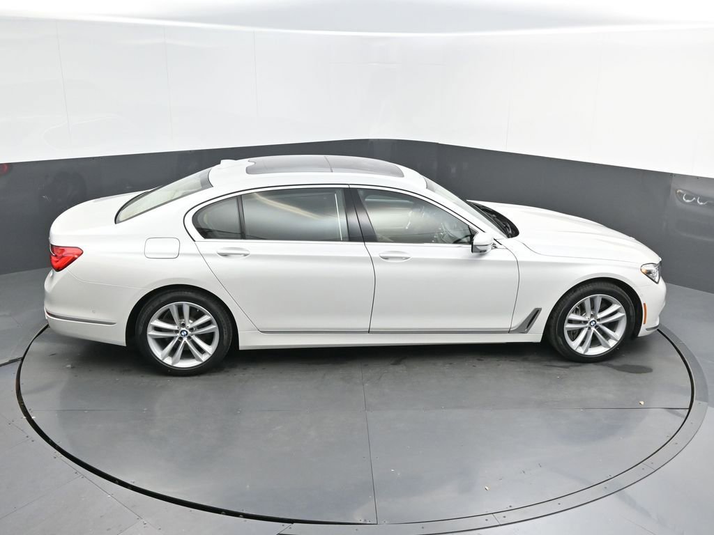 Used 2016 BMW 750i xDrive image 40