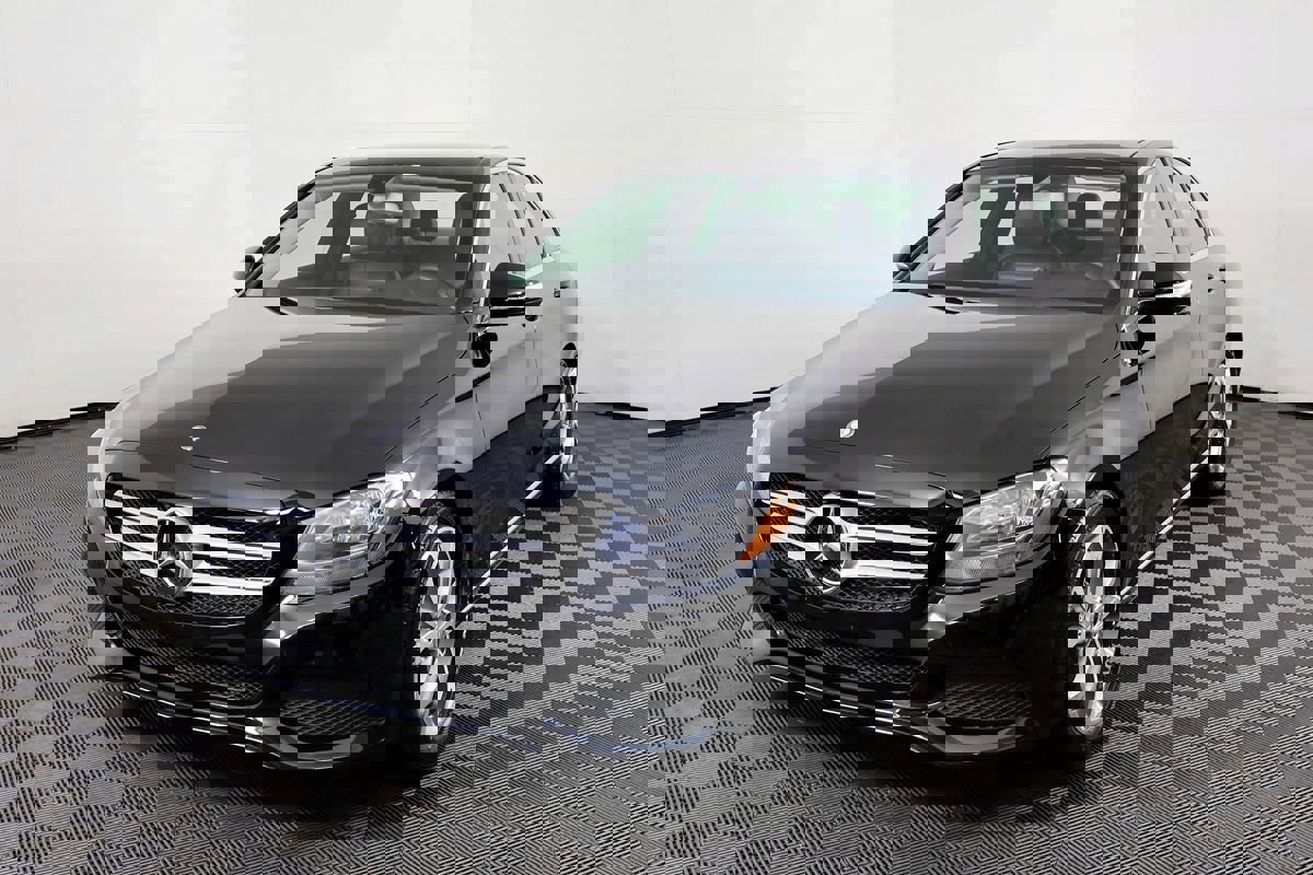 Used 2015 Mercedes-Benz C 300 Sport image 3