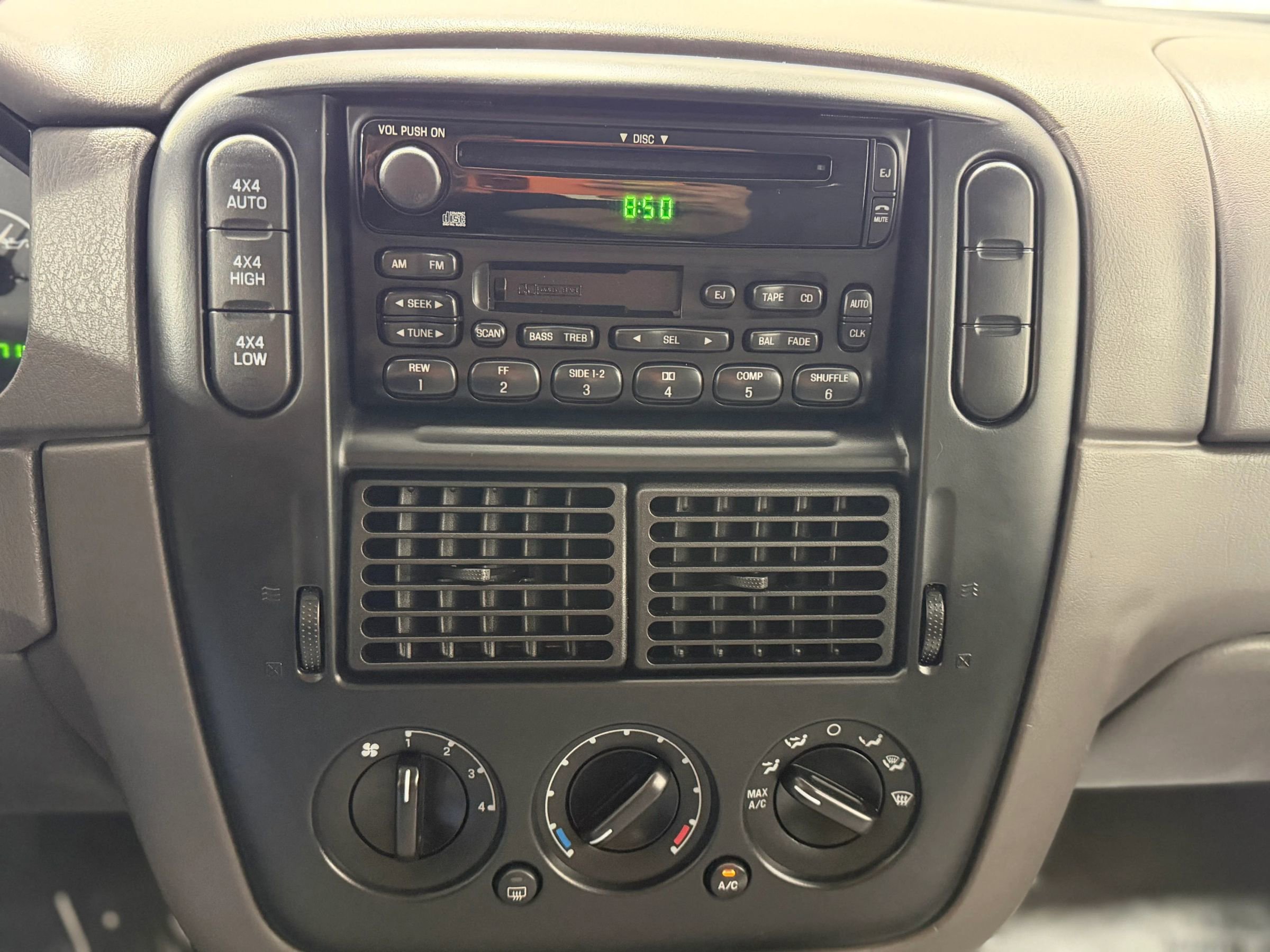 Used 2002 Ford Explorer XLS AWD/4WD image 17