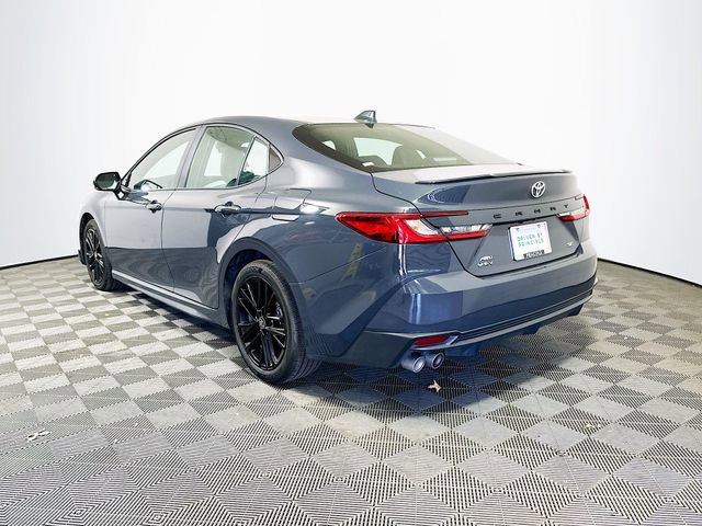 Used 2025 Toyota Camry SE image 6