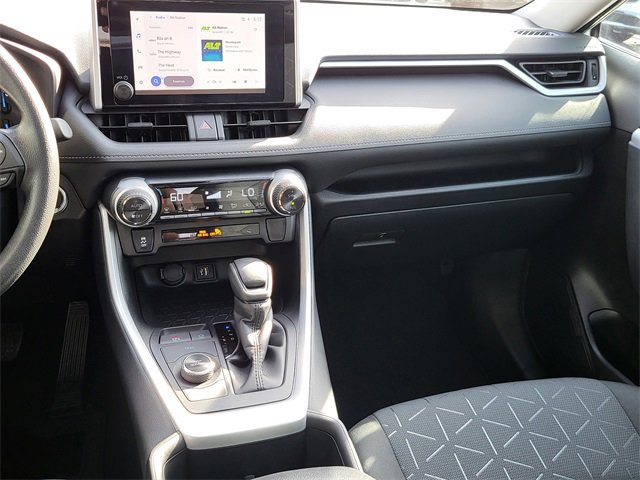 Used 2025 Toyota RAV4 XLE image 32