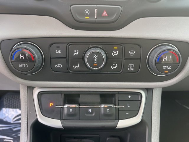 Used 2023 GMC Terrain SLE w/ Driver Convenience Package image 28