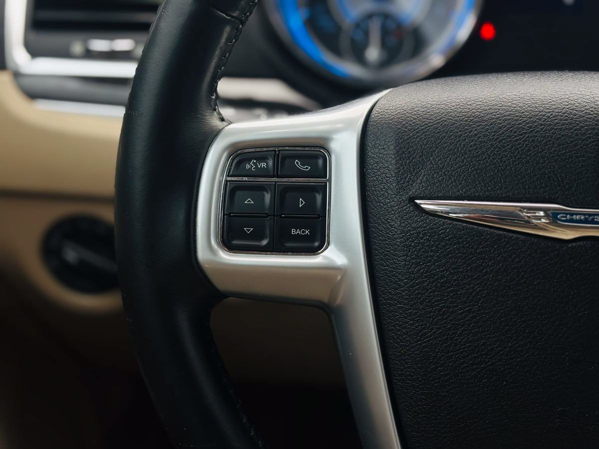 Used 2014 Chrysler 300 AWD image 49