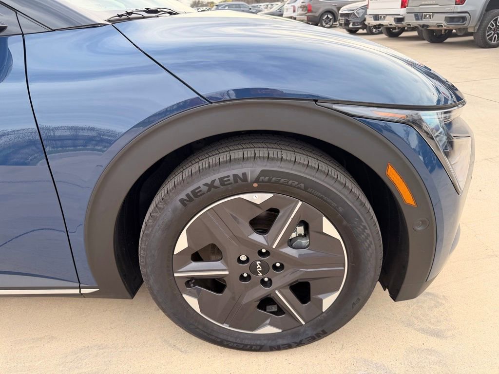 New 2025 Kia EV6 Light w/ Light LR Technology Package RWD image 11