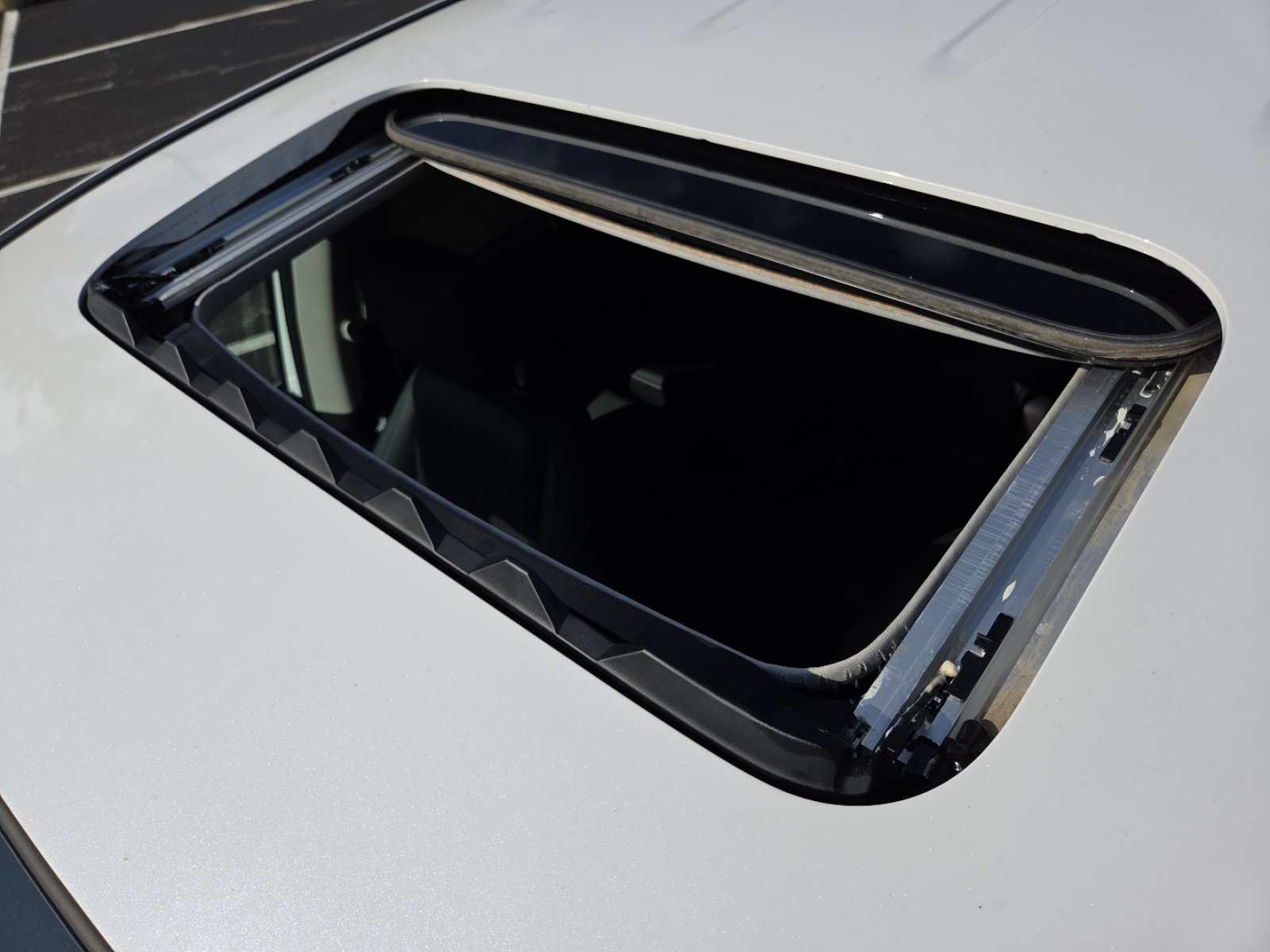 Certified 2025 Honda Odyssey EX-L image 4