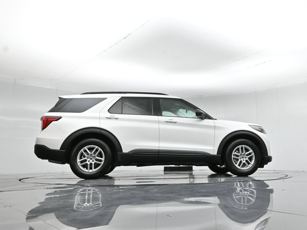 New 2026 Ford Explorer Active RWD image 8