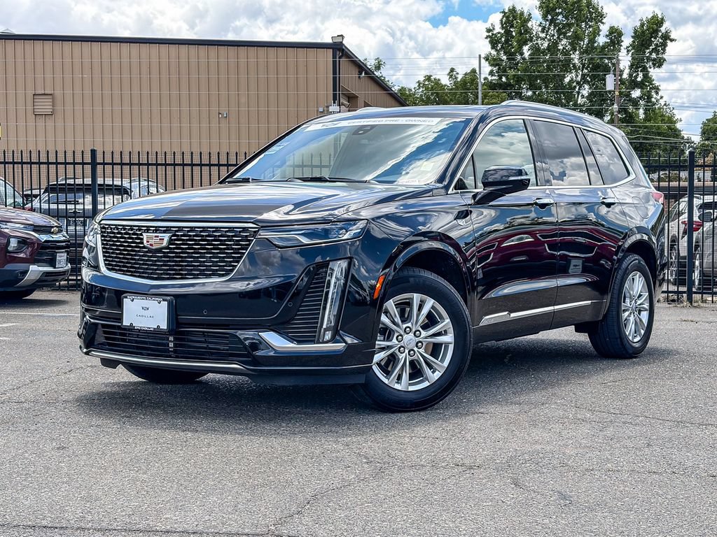 Certified 2025 Cadillac XT6 Luxury FWD image 1