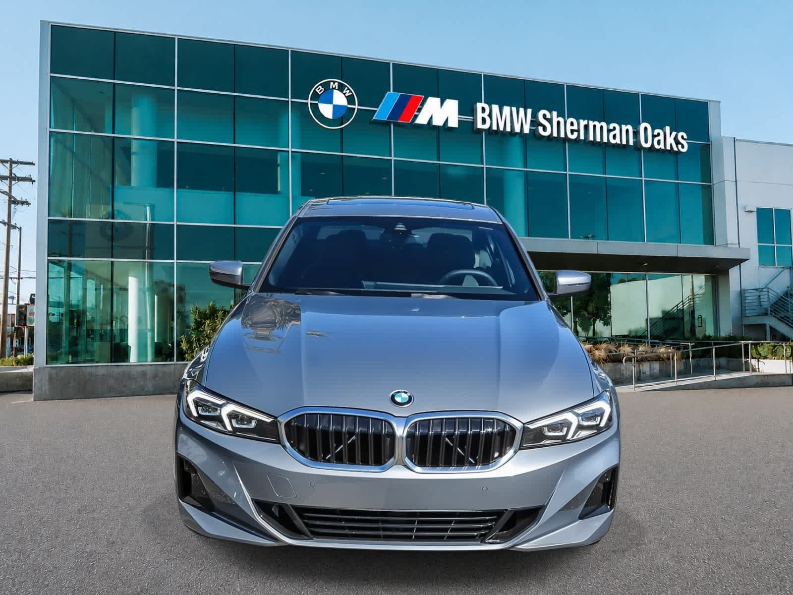 New 2026 BMW 330i Sedan w/ Convenience Package RWD image 2