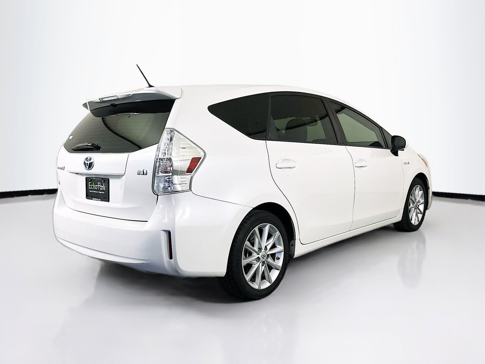Used 2013 Toyota Prius V Five w/ Preferred Accessory Pkg FWD image 9