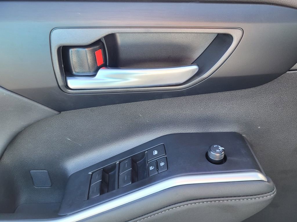 Certified 2025 Toyota Highlander XSE AWD/4WD image 28