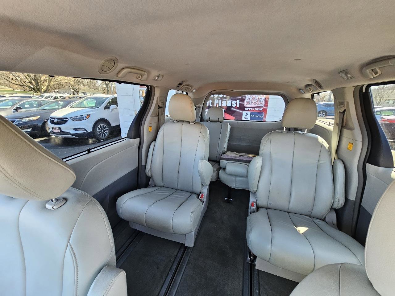 Used 2012 Toyota Sienna LE w/ Towing Pkg image 19
