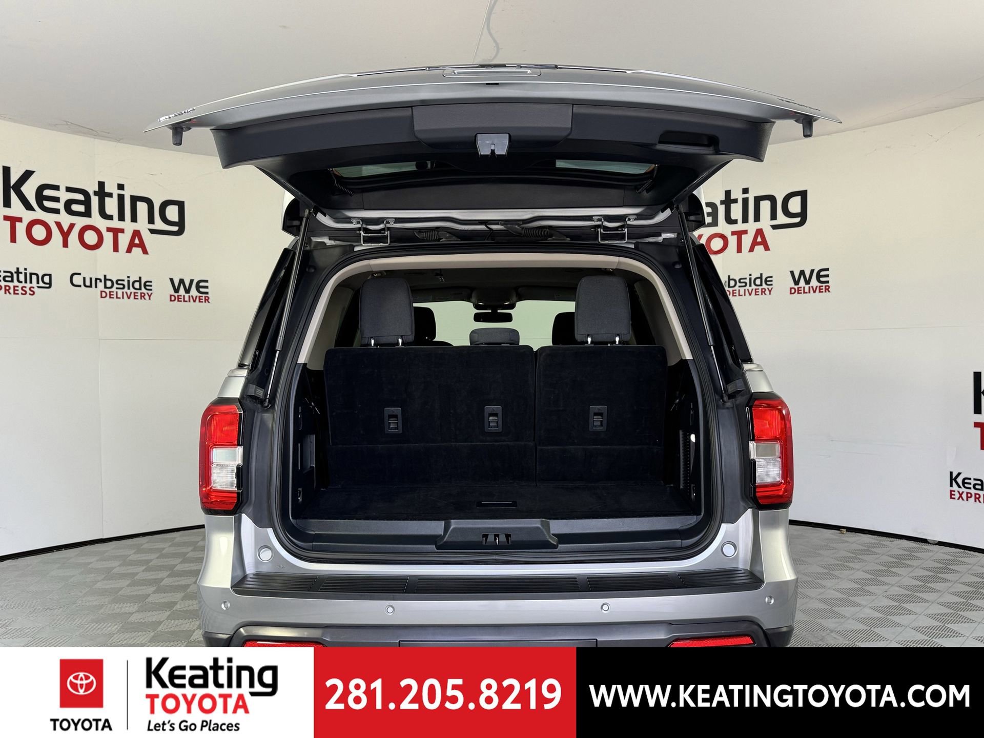 Used 2024 Ford Expedition XLT image 17