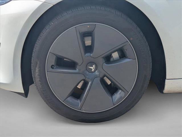 Used 2023 Tesla Model 3 Standard Range image 9