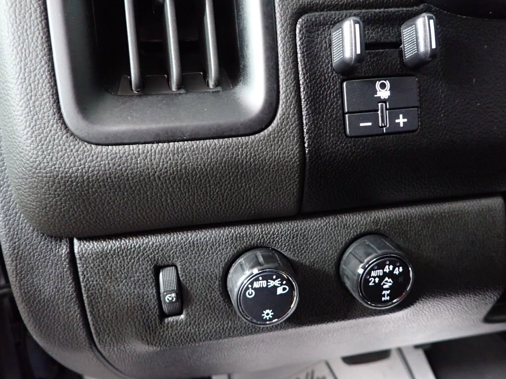 Used 2019 Chevrolet Colorado ZR2 w/ LPO, Premium Interior Package image 22