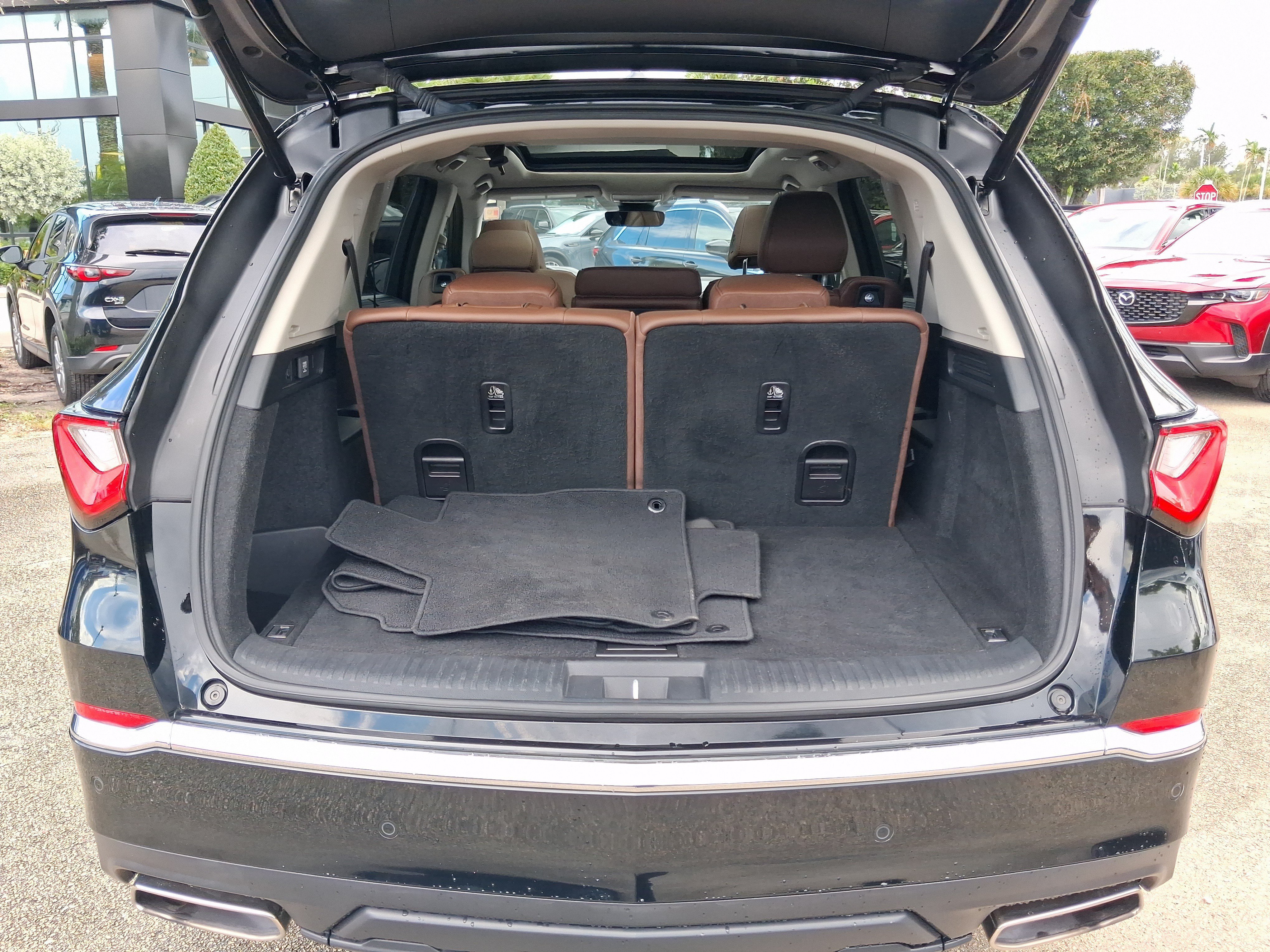 Used 2024 Acura MDX w/ Technology Package FWD image 5