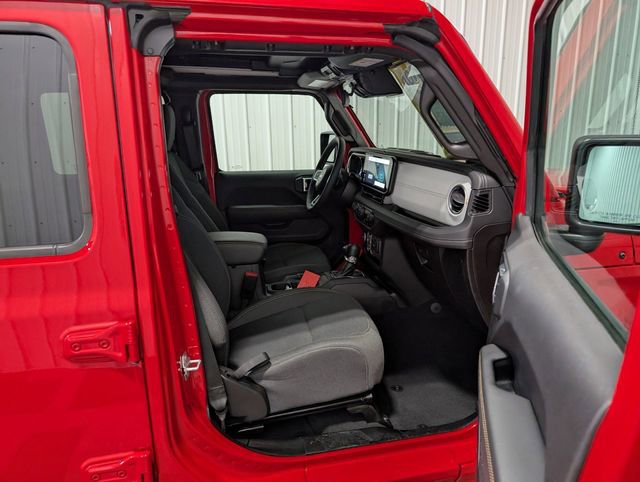 Used 2025 Jeep Wrangler Unlimited Sahara w/ Safety Group AWD/4WD image 27