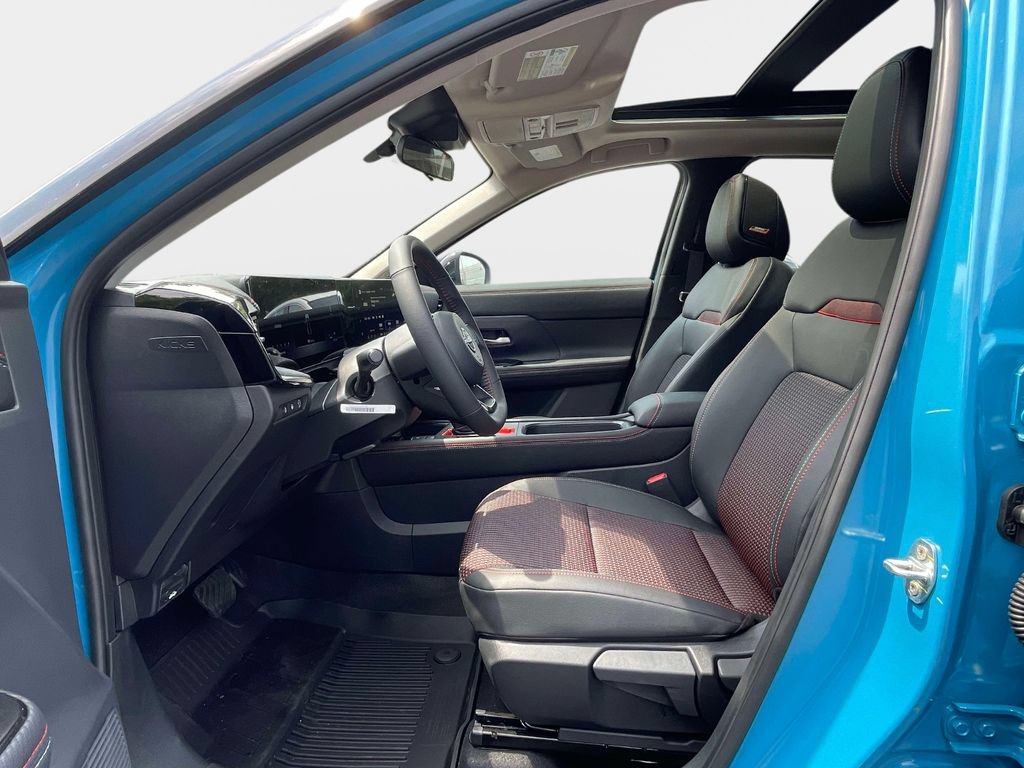 New 2026 Nissan Kicks SR w/ SR Premium Package FWD image 15