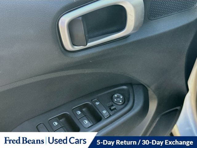 Used 2024 Hyundai Venue SEL FWD image 23