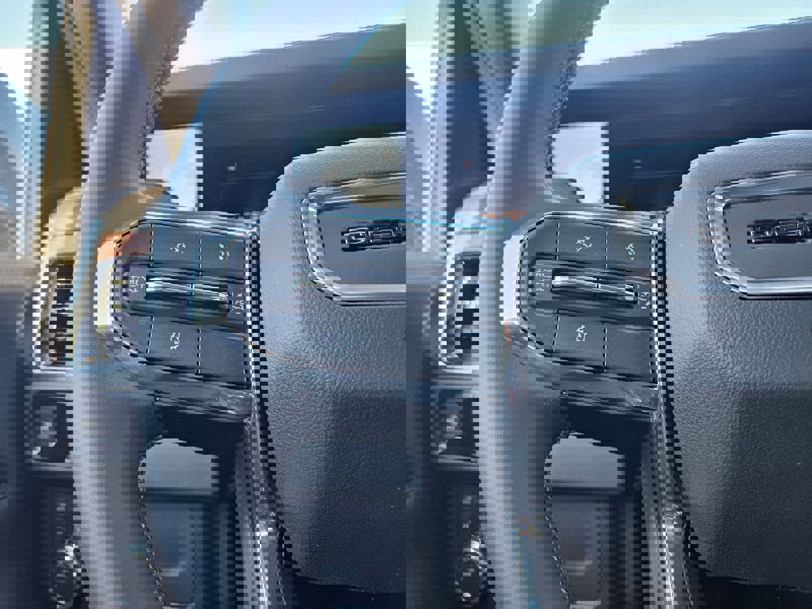 New 2026 GMC Yukon XL Denali w/ Sun & Power Step Package image 12