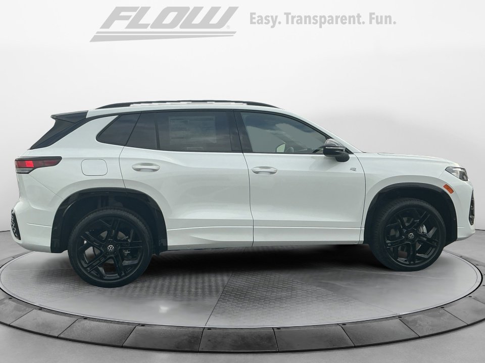 New 2026 Volkswagen Tiguan SE R-Line AWD/4WD image 8
