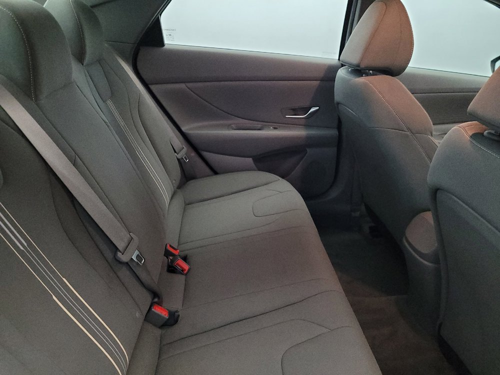 Used 2023 Hyundai Elantra SEL FWD image 19