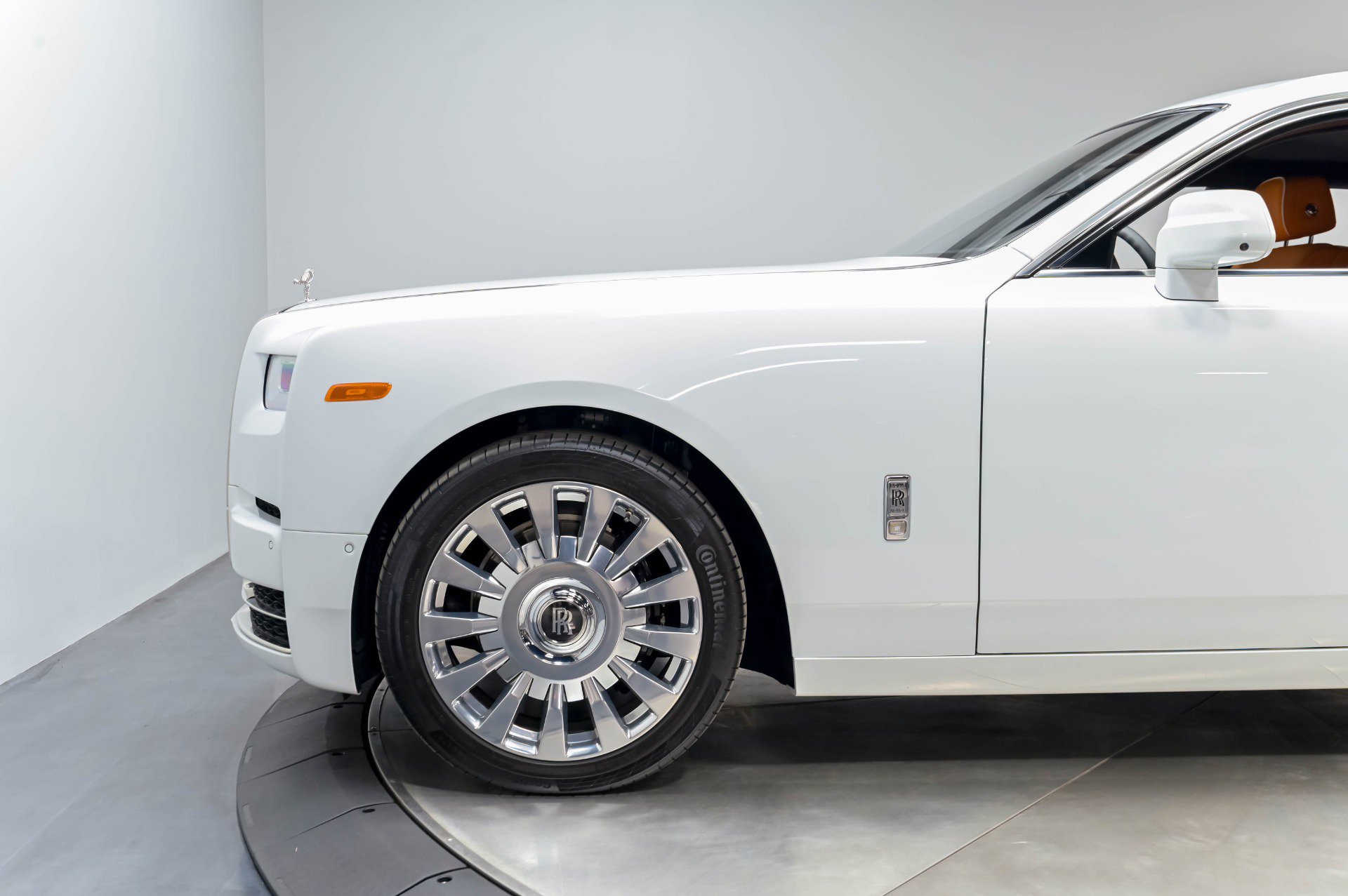 Used 2022 Rolls-Royce Phantom Sedan w/ The Phantom Package RWD image 57