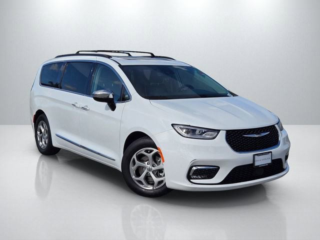 Used 2023 Chrysler Pacifica Limited image 1
