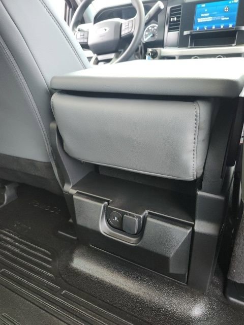 New 2026 Ford F350 XL w/ XL Chrome Package image 31