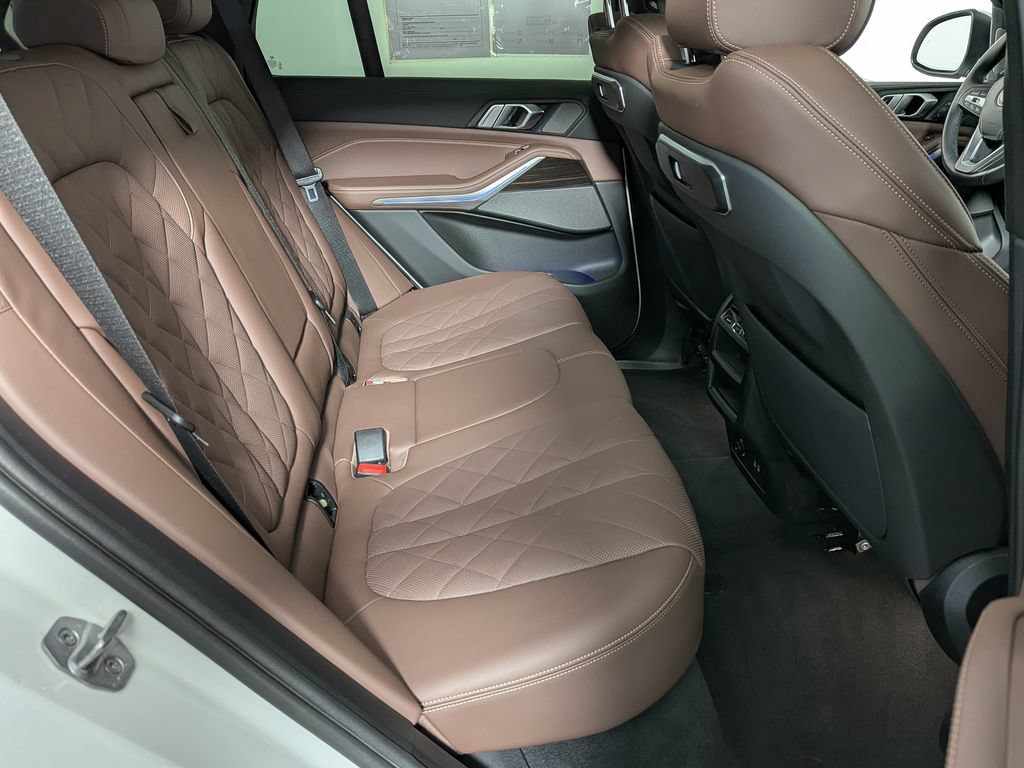 Certified 2024 BMW X5 xDrive40i w/ Premium Package AWD/4WD image 43