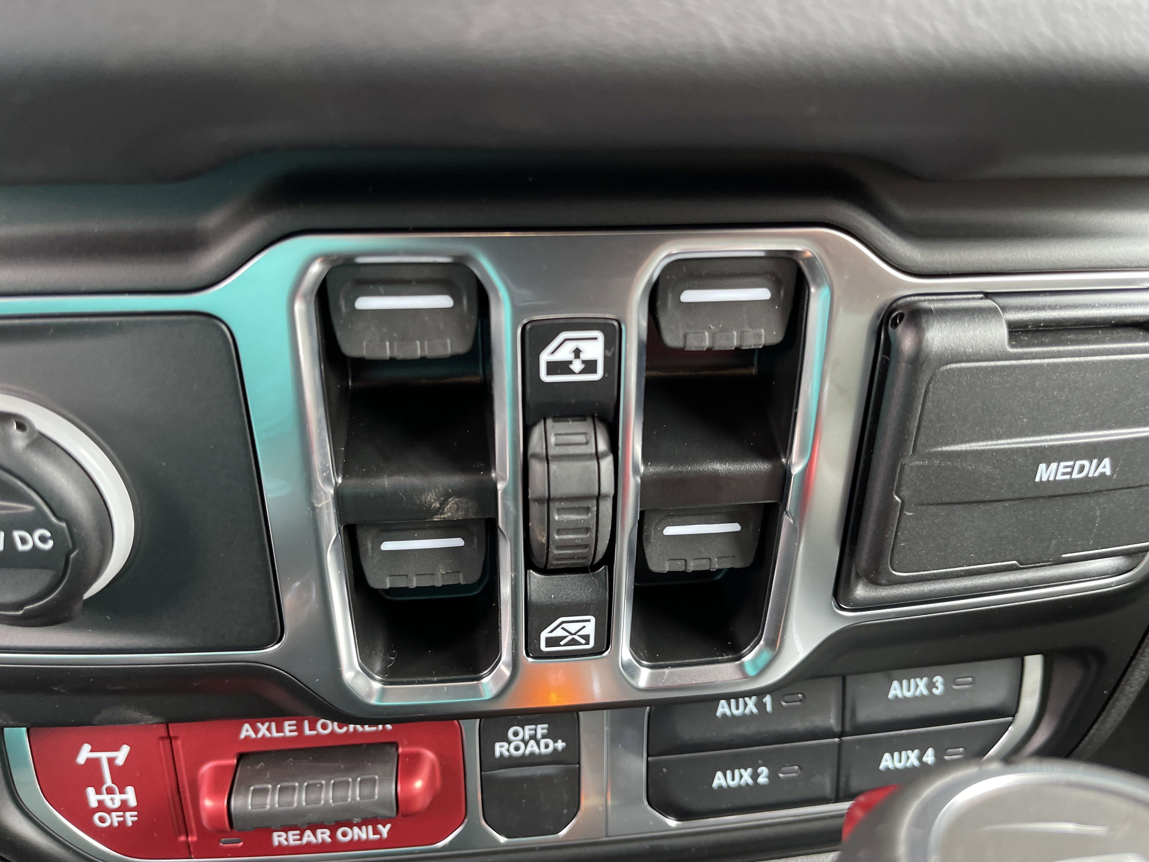 New 2025 Jeep Gladiator Mojave image 34