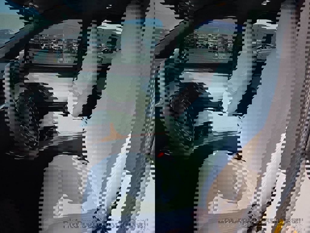 Used 2025 Tesla Model X image 2