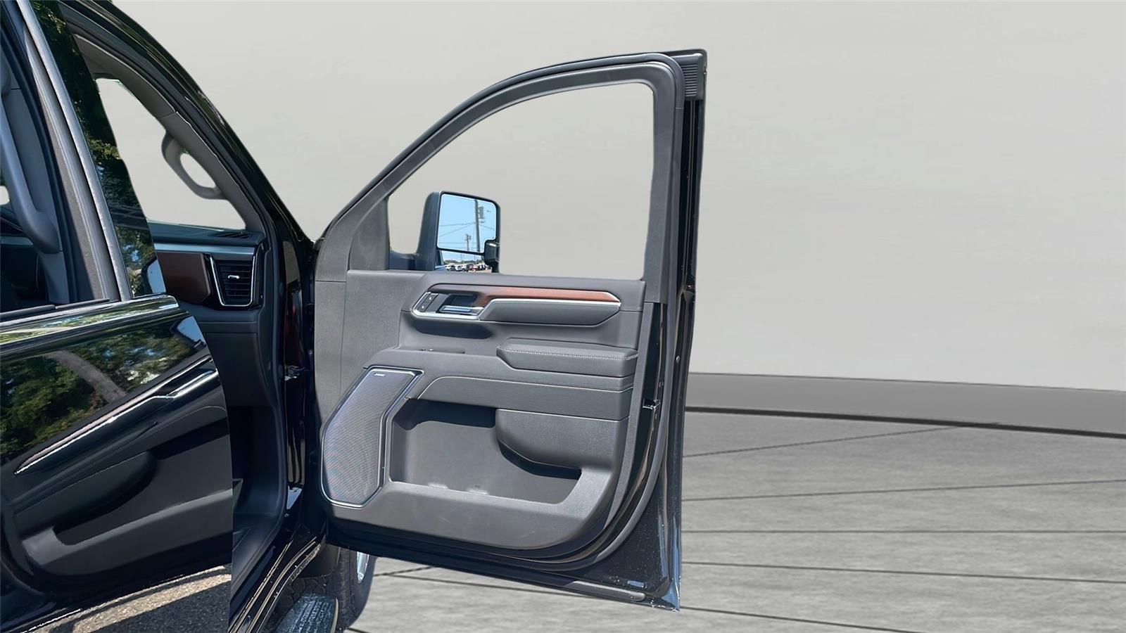 New 2026 GMC Sierra 2500 Denali w/ Denali Reserve Package image 23