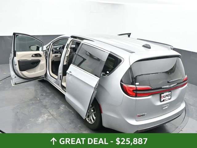 Used 2024 Chrysler Pacifica Touring-L image 66